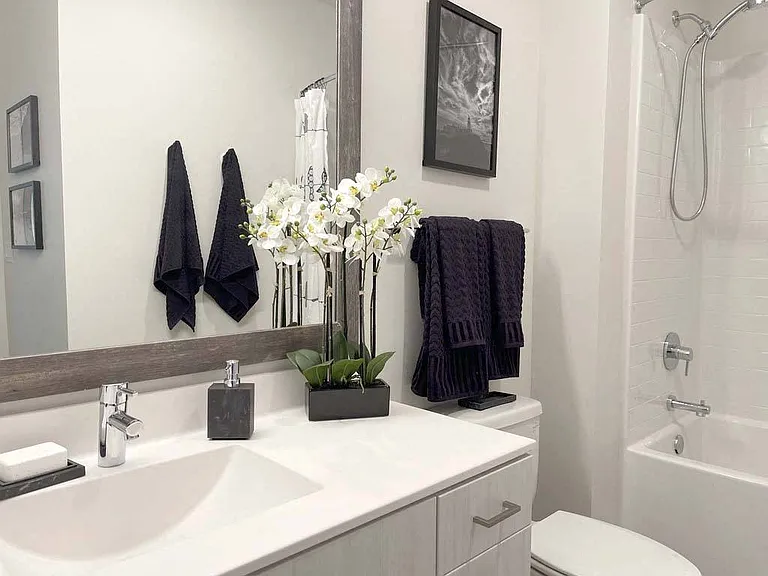 Elevate Apartments — Photo 20