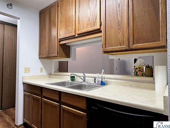 5th image of 1000 9th St S #114