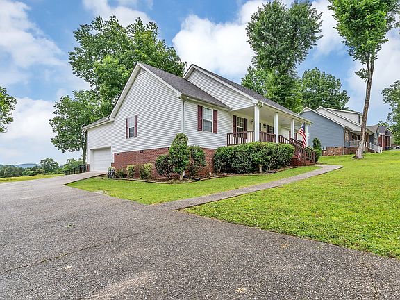 2nd image of 125 Hickory Ridge Ln