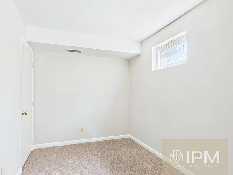 1955 Cherry Manor Dr — Photo 5