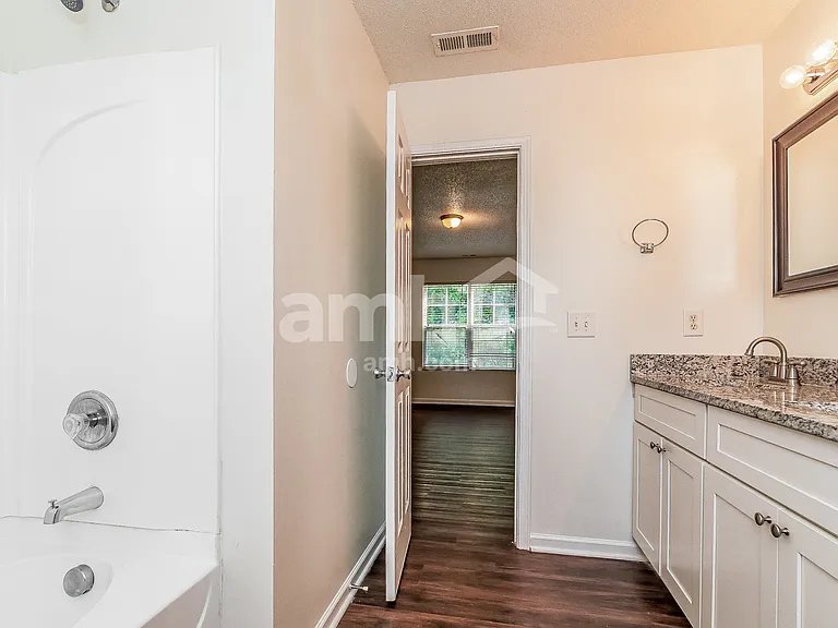 1212 Whitman Dr — Photo 10