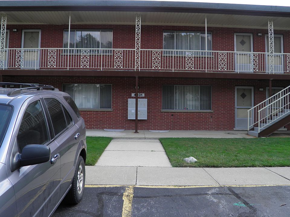 1st image of 4931 Columbus Dr APT 2
