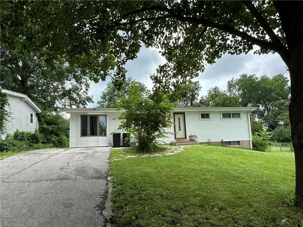 1926 S 10th Ter, Kansas City, KS 66103