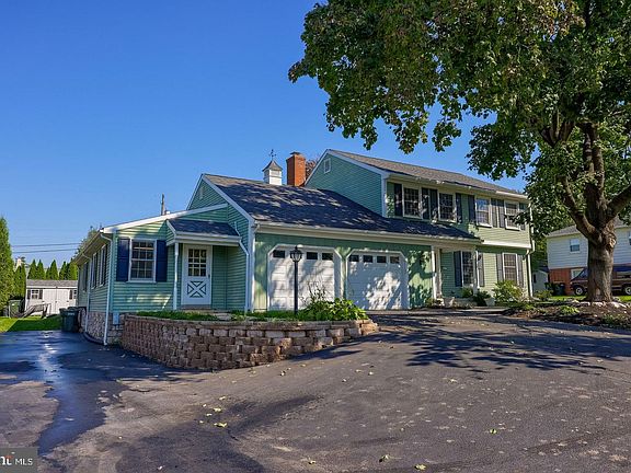 3rd image of 55 W Ridge Dr