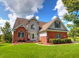 9696 Mohican Ct, Pinckney, MI 48169