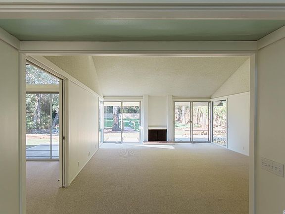 2nd image of 4271 Oakwood Ave
