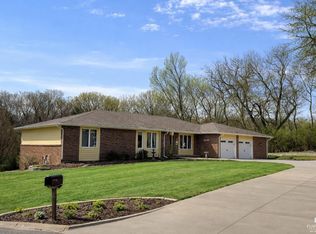 3007 Tomahawk Cir, Manhattan, KS 66502