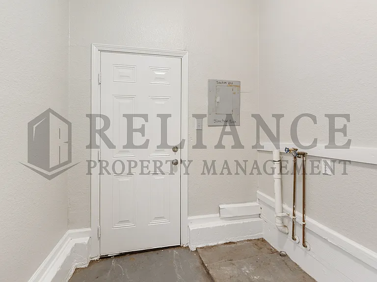 726 S Bonn St — Photo 17