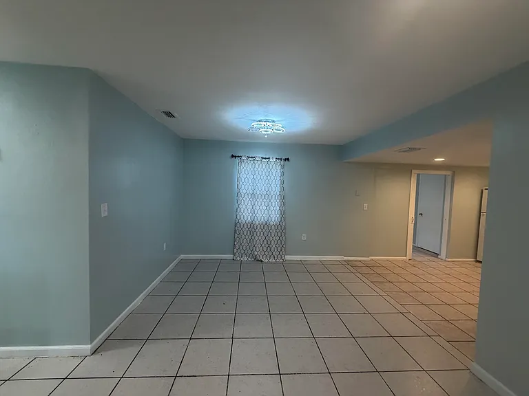 1501 Fuller St — Photo 5