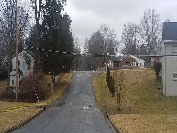 5th image of 7802 Antionette Dr