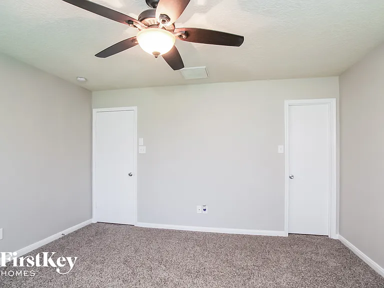 3043 Legends York Dr — Photo 8