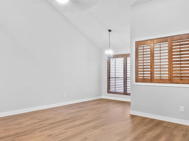668 N Eldridge Pkwy — Photo 10