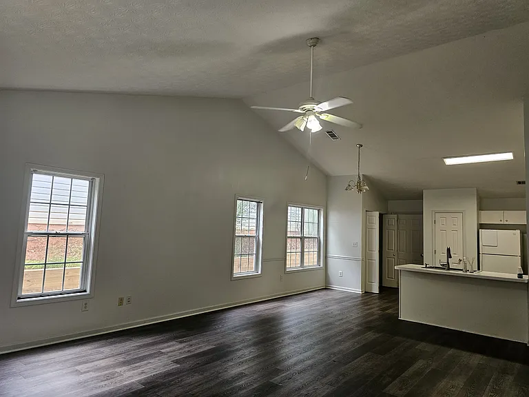 2590 Kentshire Way — Photo 14
