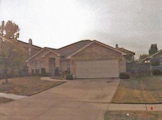 811 Yellow Tavern Ct, Grand Prairie, TX 75052