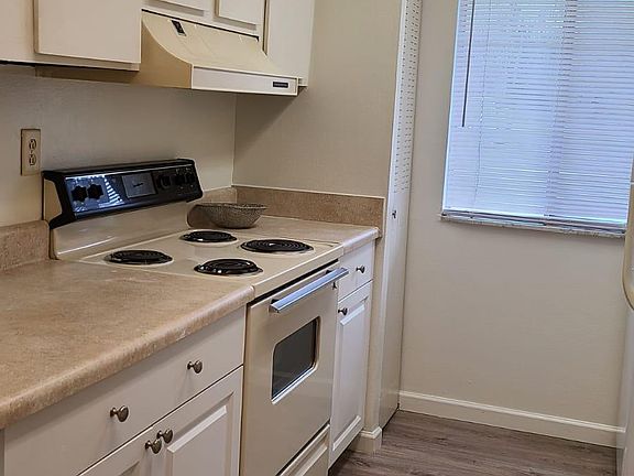 4th image of 6519 W Newberry Rd APT 303