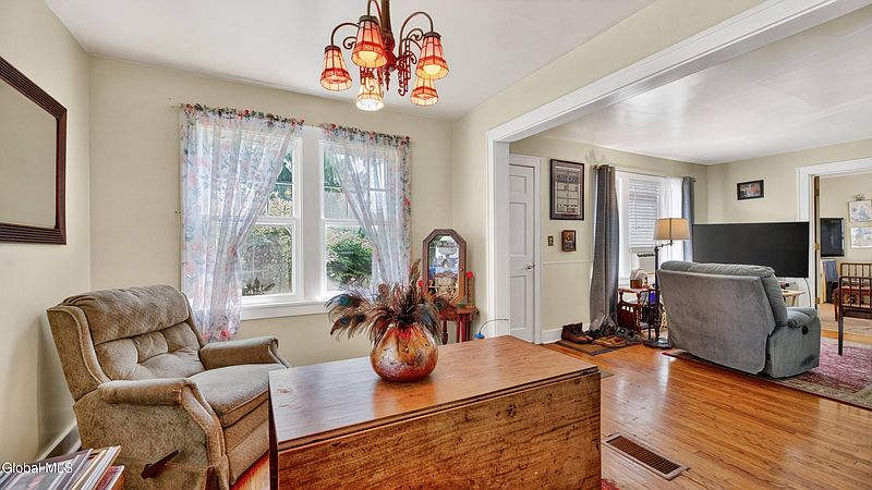 4th image of 80 Saratoga Boulevard