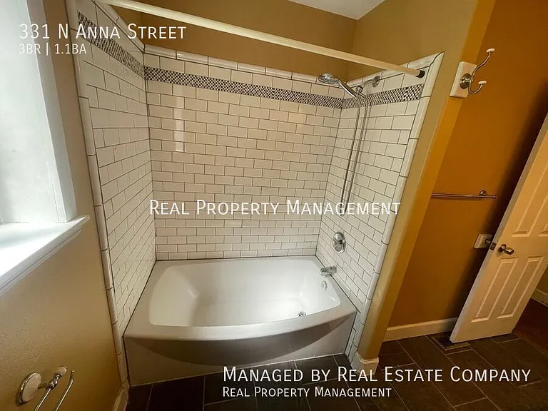 331 N Anna St — Photo 12