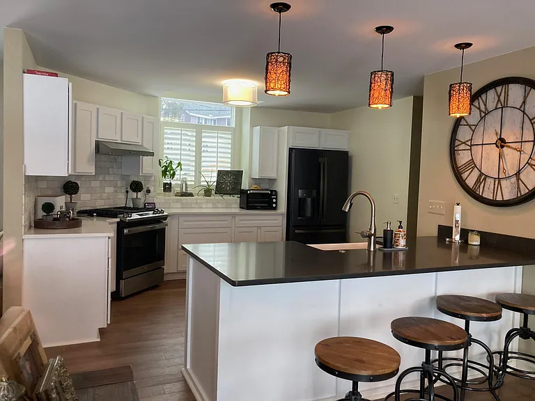 166 Highland Ave — Photo 9