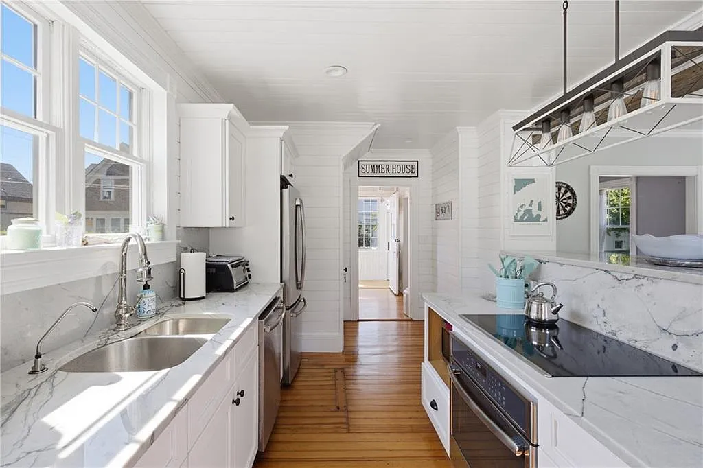 3 bed, 2.5 bath, 1600 sqft, $4,800 — Photo 4