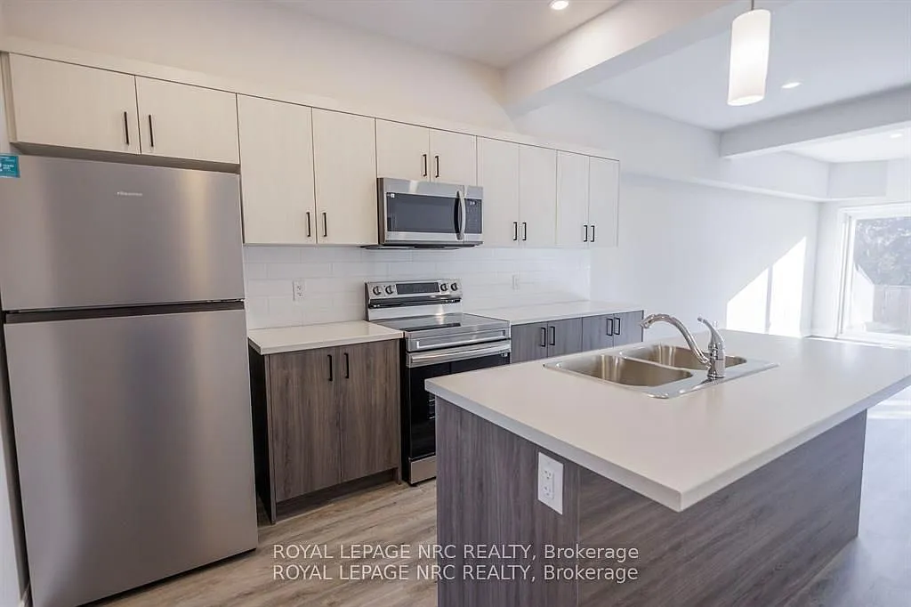 2 bed, $2,500 — Photo 2