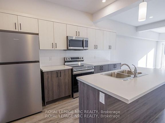 2nd image of 41 Saint Davids St W #1B