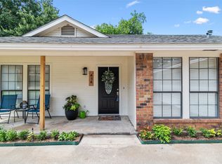 414 Manana Dr, Grand Prairie, TX 75050