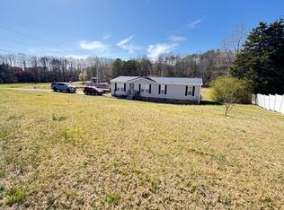 1249 Mountain Rd, Walnut Cove, NC 27052