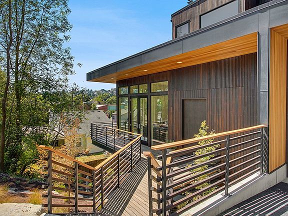 4th image of 541 Lake Washington Blvd E