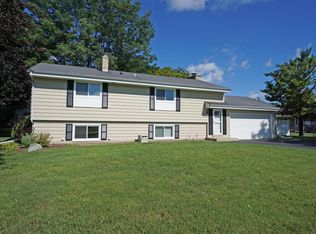 3555 S Glen Park Rd, New Berlin, WI 53151