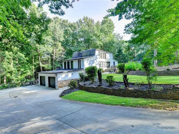 117 Ridge Rd, Berkeley Lake, GA 30096