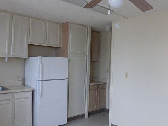 3rd image of 1454 Pele St