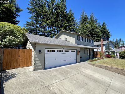 3851 Edgewood Dr, North Bend, OR, 97459