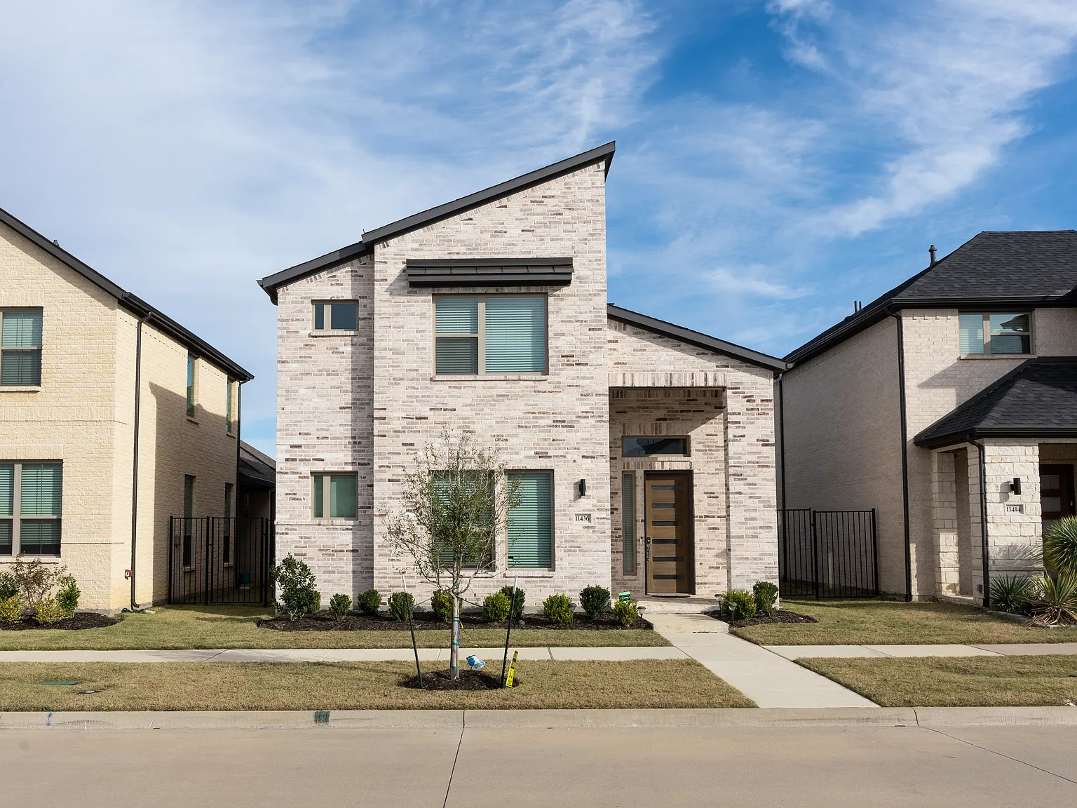 3 bed, 2804 sqft, $3,100 — Photo 1