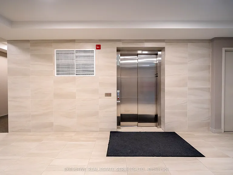 58 Sky Harbour Dr #402 — Photo 8