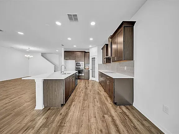 5841 Riverston Ave — Photo 5