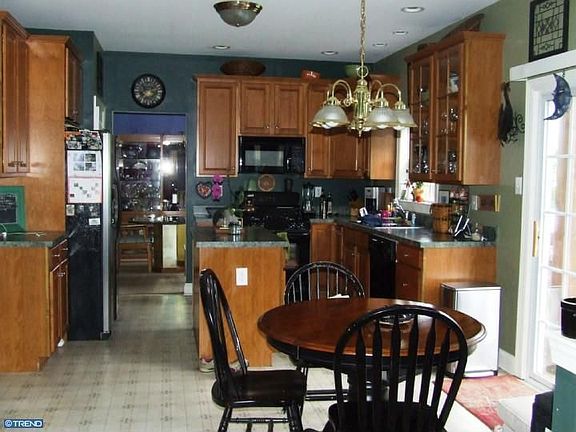 4th image of 36 Mystery Rose Ln