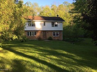 912 Tannery Rd, Lake Ariel, PA 18436
