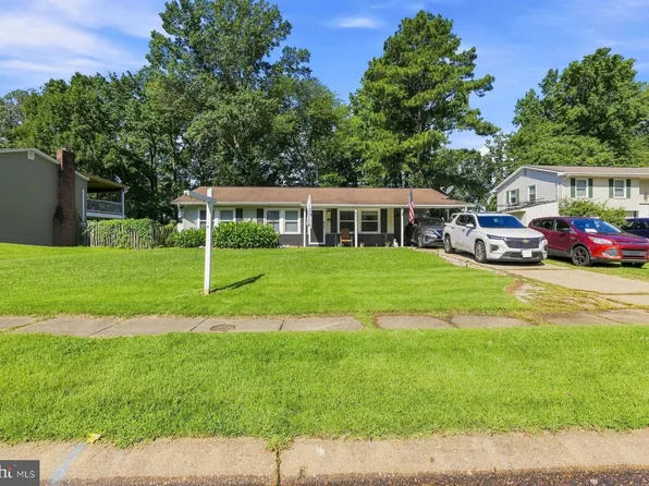 806 Oxford Ct, Waldorf, MD 20602