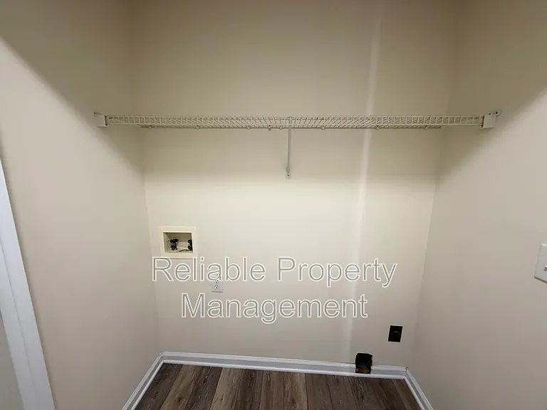 341 S Moore St — Photo 3