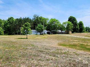 18420 White Pine Rd, Stanwood, MI 49346