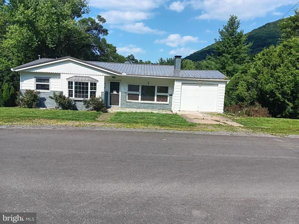 12610 Bowling St, Cumberland, MD 21502