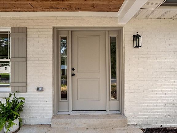 2nd image of 3716 Laura Ct