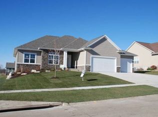 2825 Wildflower Rd, Cedar Rapids, IA 52411