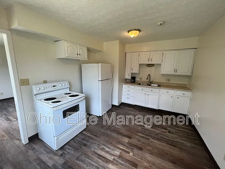 48 N Eureka Ave — Photo 3
