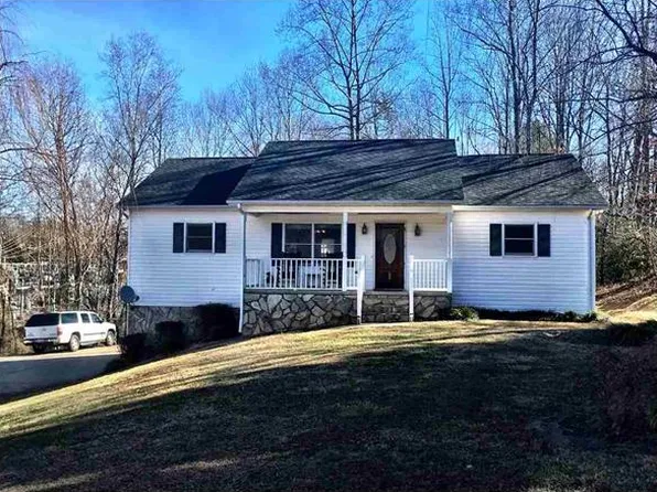 2518 Village Pl, Lenoir, NC 28645
