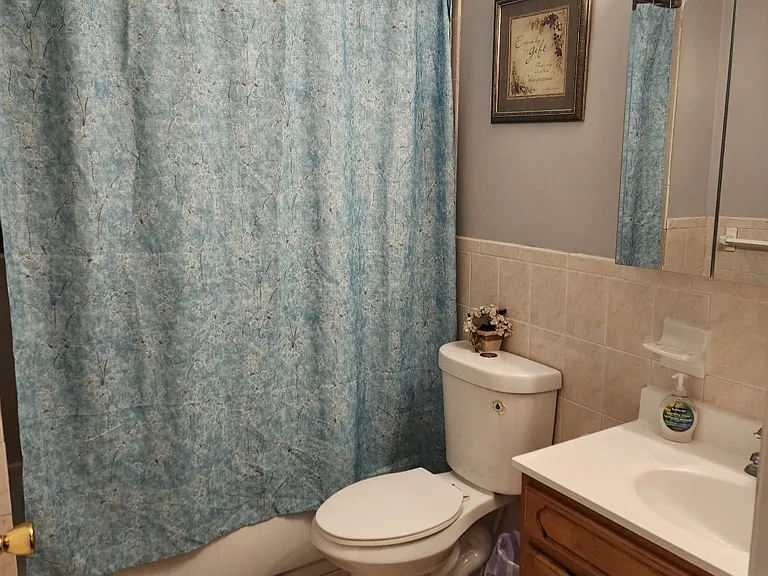 212 Astor St #1 — Photo 8