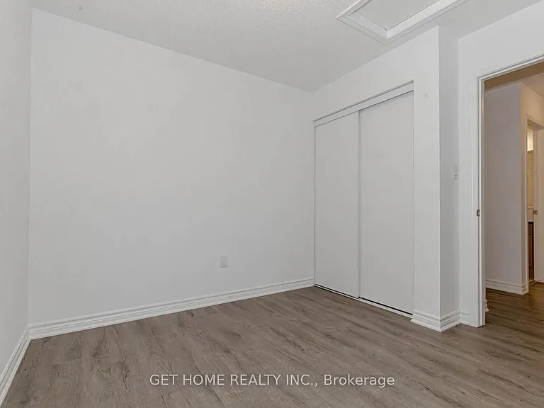 1909 Thames Cir — Photo 32
