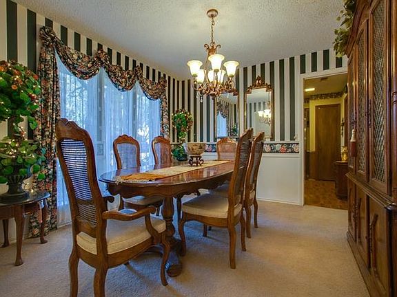 4th image of 2713 E Aspen Ct