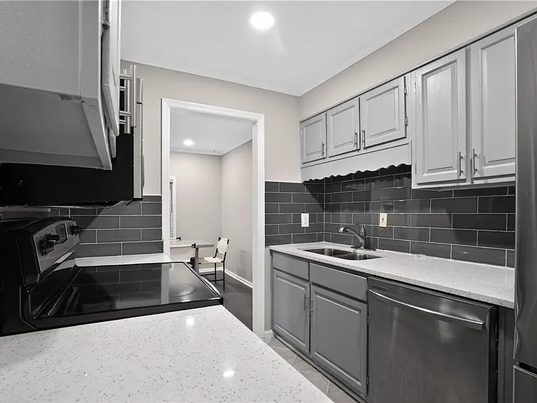 105 Glen Acres Ct — Photo 11