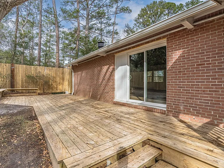 1537 Brennen Rd — Photo 27